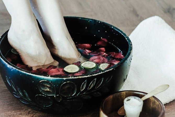 1 Hour Foot Relaxing - Free Transportation - The foot cleansing and private room