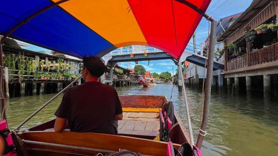 1 Hr Private Bangkok Canal Boat Tour: Traditional Flat Boat - Wat Absonsawan and Wat Khun Chan
