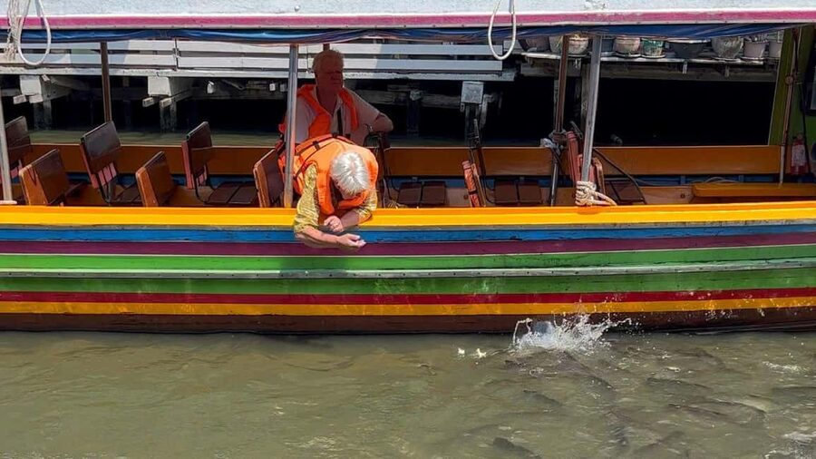1 Hr Private Bangkok Canal Boat Tour: Traditional Flat Boat - The Bang Luang Canal Community and Artist House
