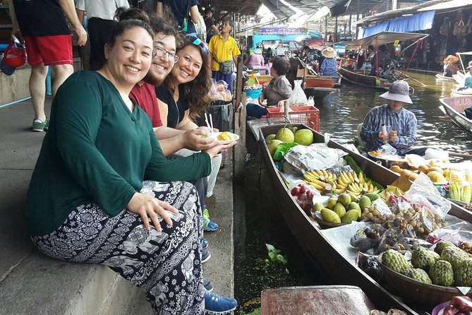 2-hour Bangkok Old City Night CHOB TUK TUK + Talat Noi Street Art - Talat Noi, old Chinese streets, and street art