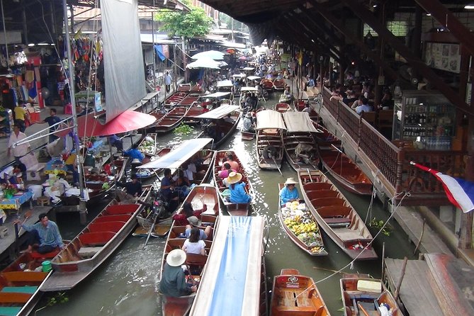 2-hour Bangkok Old City Night CHOB TUK TUK + Talat Noi Street Art - Night street food and Pak Klong Talad flower market