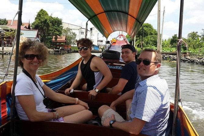2-hour SUNSET Canal Tour + FOODS Tasting with Tour Guide - Timing, transport, and group size