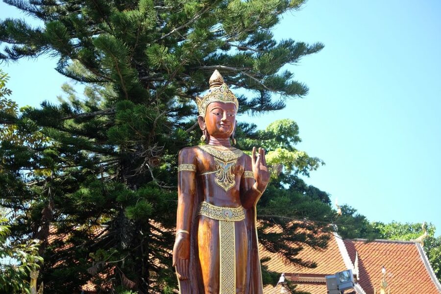 4-Hour Doi Suthep & Hmong Hill Tribe Village from Chiang Mai - Who should book this experience