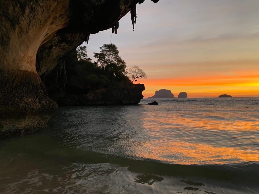 7 Islands sunset tour plus bioluminescent plankton + BBQ - Tup Island is the route’s sandbar prize