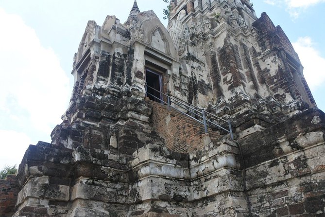 A Day in Ayutthaya: Private 5 UNESCO Temples Tour From Bangkok - A private vehicle changes the day