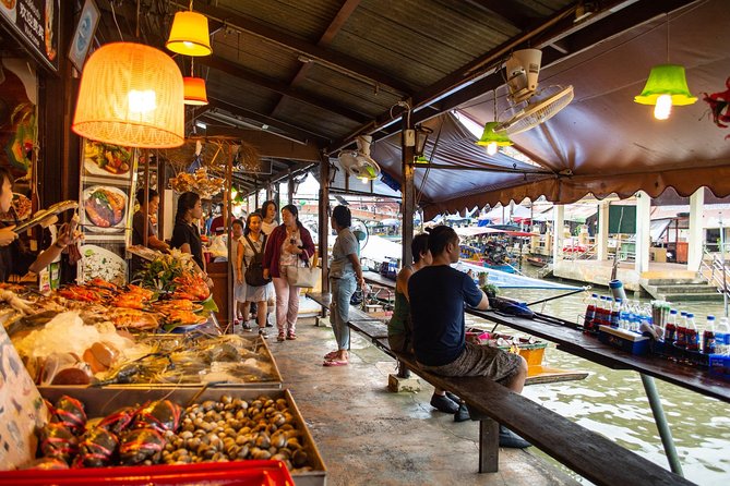 Amphawa Floating & Maeklong Railway Train Market (Small Group) - How the small group affects the experience