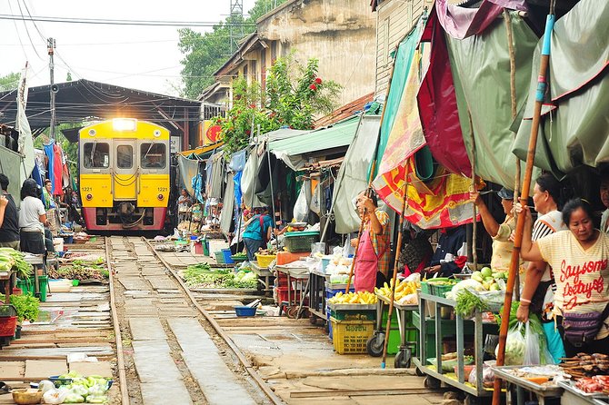 Amphawa Floating Market Tour with Maeklong Railway Market (SHA Plus) - The price: useful for groups, harder to justify alone