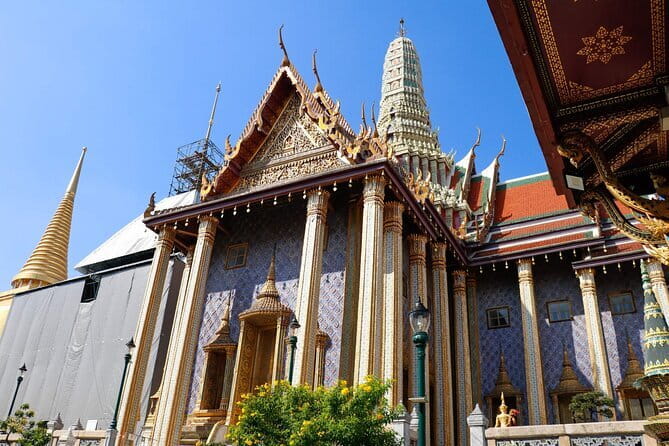 Angkor Wat 2-Day Tour from Bangkok - Chong Kneas and Tonle Sap in the afternoon