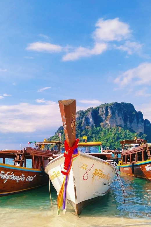 Ao Nang: 4 Islands Day Tour by Speedboat or Longtail Boat - Chicken Island’s famous profile and snorkeling stop