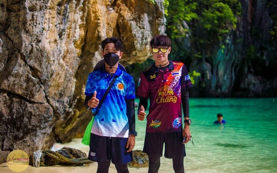 Ao Nang: Hong Islands Tour by Speedboat or Longtail Boat - Hong Island 360° viewpoint: worth the sweaty climb