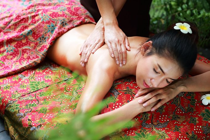 Aromatherpy Oil Massage at award winning Fah Lanna Spa - Old City Branch - What the Fah Lanna Spa experience is really like