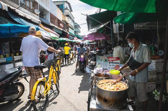 Authentic Chiang Mai 4-Hour Bicycle Tour with Northern Food - The Heat Question: A 2:00 pm Start