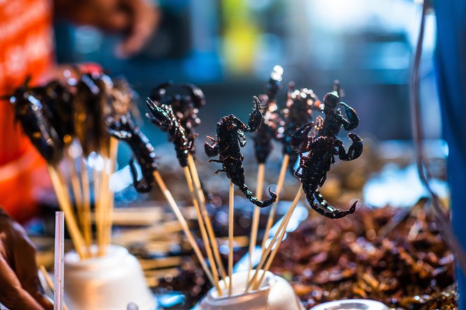 Authentic Street Food Tour in China Town Bangkok - What the small group changes