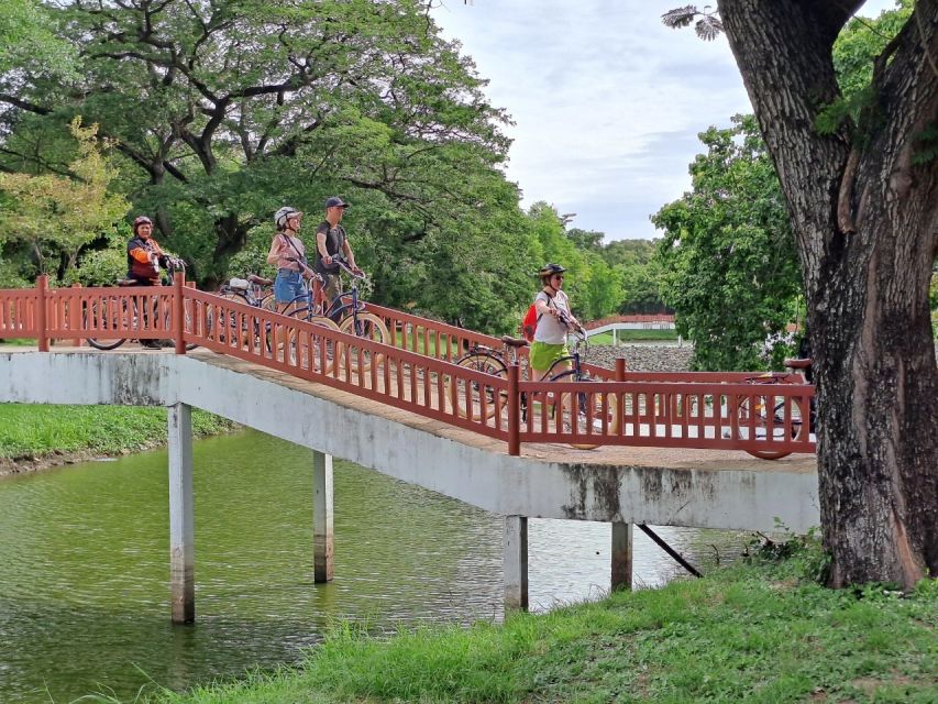 Ayutthaya City and Historical Park Bike Tour - Through local communities and past roti sai mai