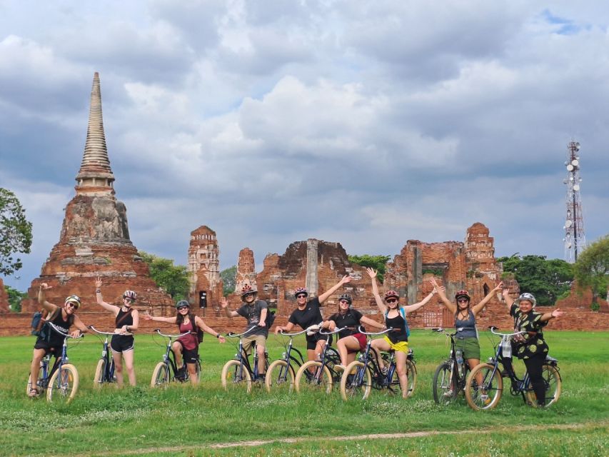 Ayutthaya City and Historical Park Bike Tour - Chao Phrom Market and the Pasak River ferry