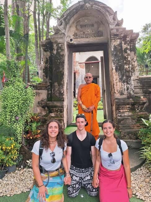 Ayutthaya: Colorful Slow Life Bicycle Tour with local guide. - Why a bicycle works so well in Ayutthaya