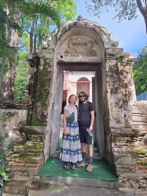Ayutthaya: Colorful Slow Life Bicycle Tour with local guide. - Wat Maenang Pluem or Wat Na Phra Meru