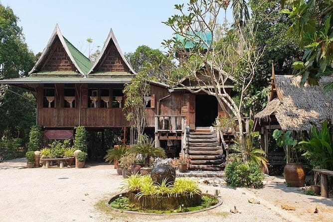 Ayutthaya, Damnoen Floating & Maeklong Railway Market Day Tour - Timing, group size, and practical comfort