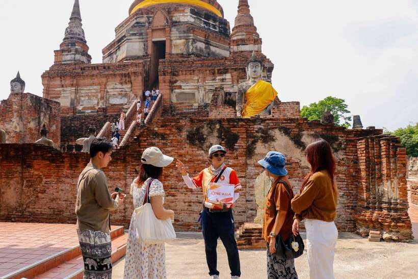 Ayutthaya One Day: Famous Temples & Bang Pa-In Palace Tour - Wat Chaiwatthanaram brings the Khmer-style finish