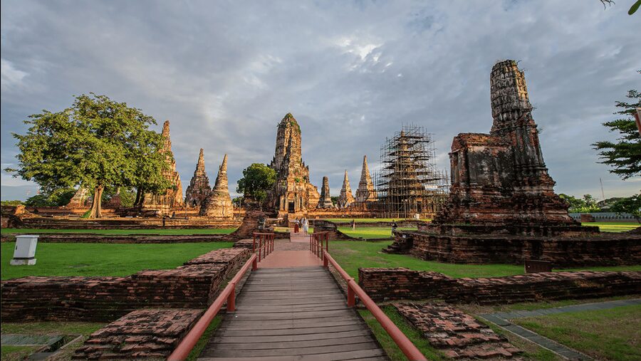 Ayutthaya One Day: Famous Temples & Bang Pa-In Palace Tour - Transport, group size, and the real pace