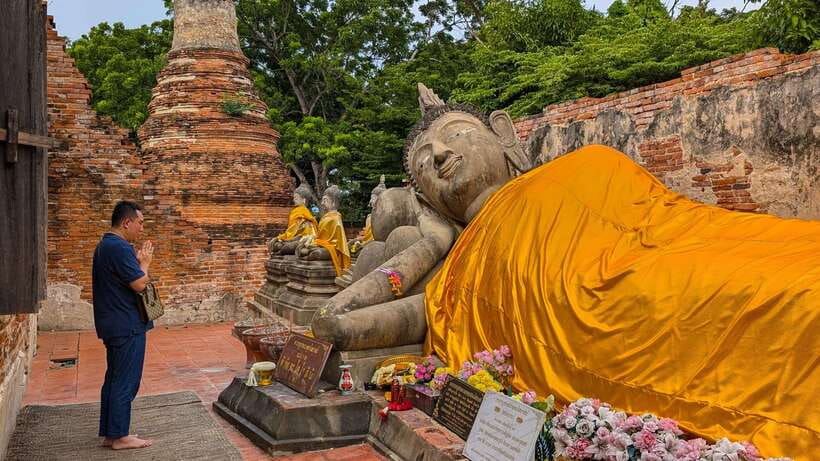 Ayutthaya: Private Boat Tour with Optional Temple Visits - Wat Phutthaisawan and its reclining Buddha