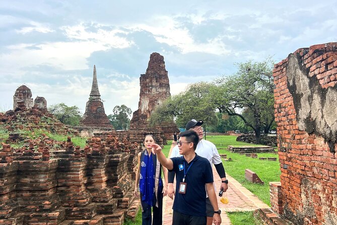 Ayutthaya’s Hidden Gems: Small Group Tour with Car & Local Guide - Wat Ratchaburana and the story beneath the prang