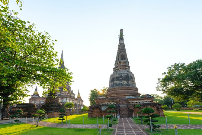 Ayutthaya Sunset Boat Ride & Famous Attraction From Bangkok - Wat Chaiwatthanaram at the best light