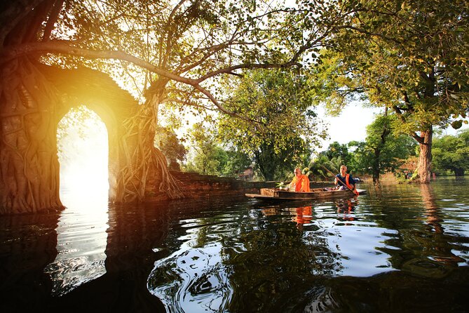 Ayutthaya Sunset Boat & UNESCO Temples: Multi-language private tour from Bangkok - Wat Phra Si Sanphet: the royal ruins begin