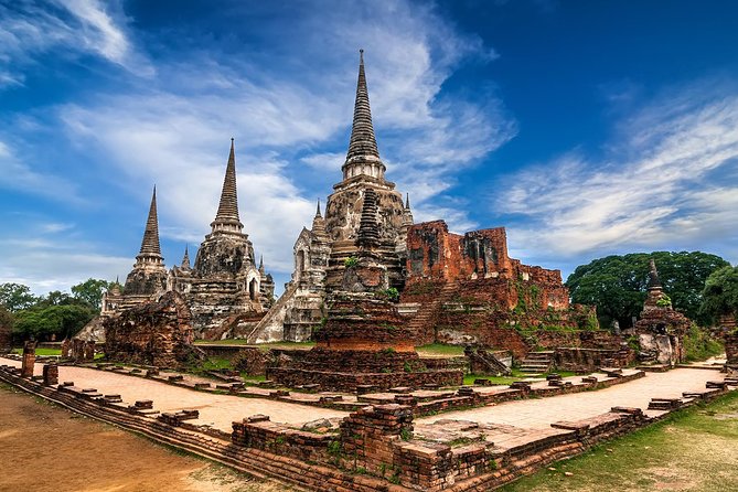 Ayutthaya Sunset Tour: Iconic Temples & Scenic River Boat Ride - Meeting in Bangkok and getting to the old capital
