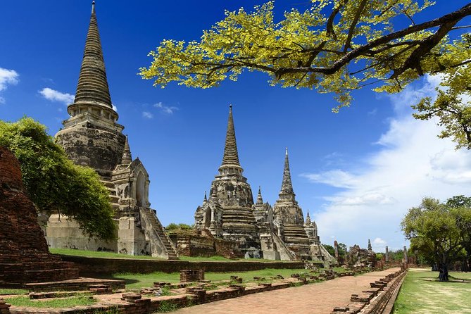 Ayutthaya Temples and Ayothaya Floating Market From Bangkok - Wat Yai Chaimongkhon and its reclining Buddha
