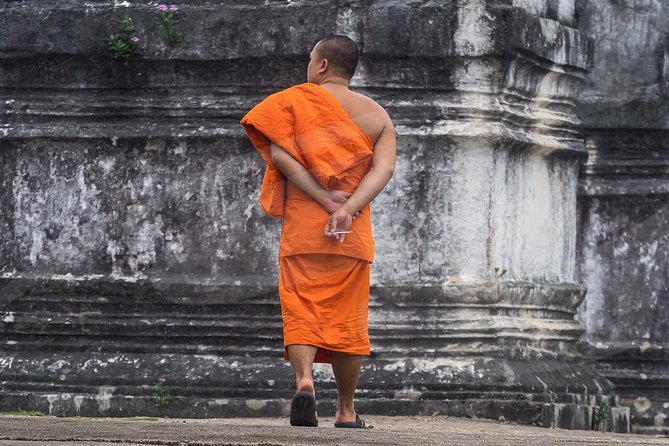 Ayutthaya Temples and River Cruise from Bangkok - Wihan Phra Mongkhon Bophit and the great bronze Buddha