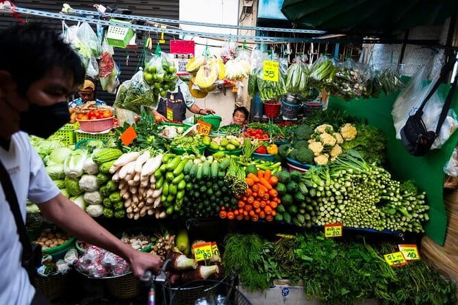 Backstreet Bangkok Exploring the Cradle of Thai Cooking - Starting near Wat Ratchaburana and Wang Burapha