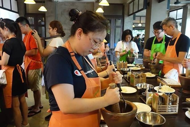 Baipai Thai Cooking School Class in Bangkok - Price, transport, and group size