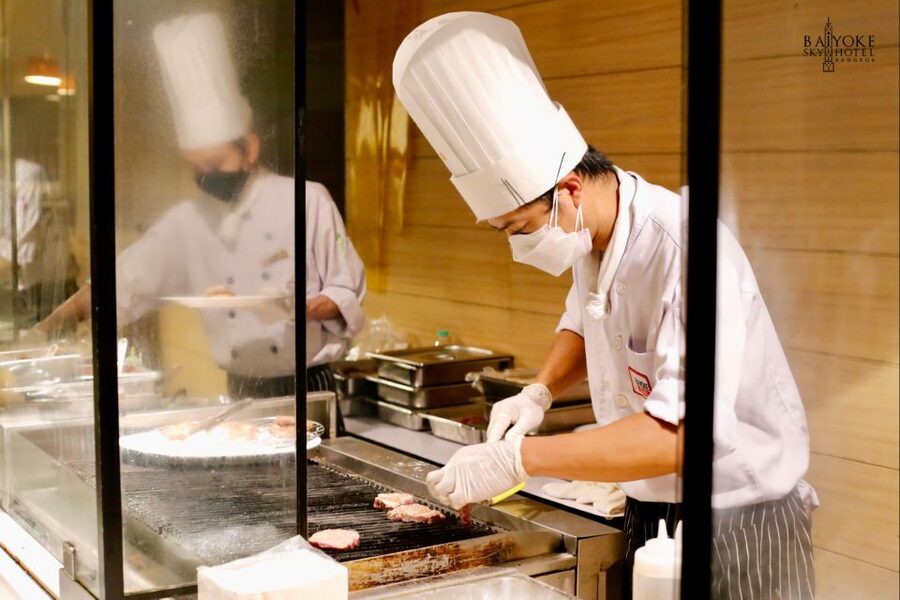 Baiyoke 82nd Floor Crystal Grill Buffet & Observation Deck - Service, atmosphere, and design