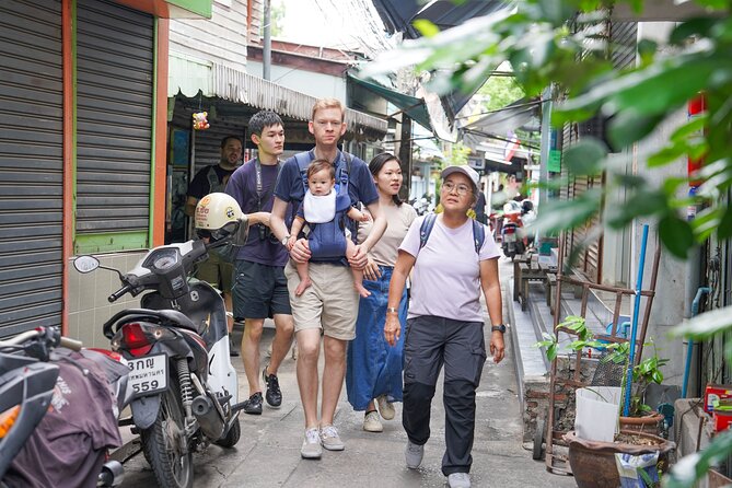 Bang Rak Backstreets: Local Bites & Culture Walking Tour - A short visit to the Bangkokian Museum