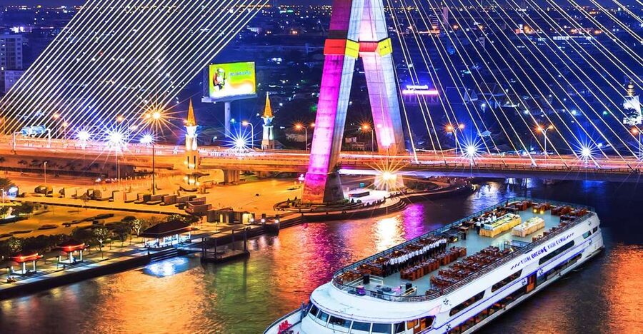 Bangkok: 2-Hour Dinner & Shows on White Orchid River Cruise - The first views along the Chao Phraya