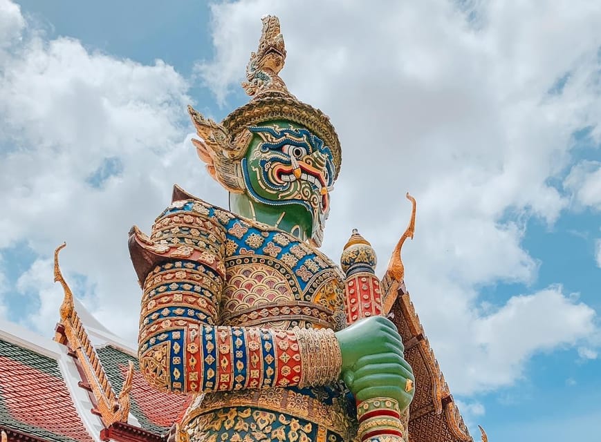 Bangkok: 2 Hours Grand Palace & Wat Pho Private Tour - Heat, clothing, and walking demands