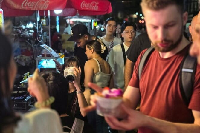Bangkok: A 4 Hours Tuk Tuk Sightseeing Tour At Iconic Landmarks - Dinner and dessert in Chinatown