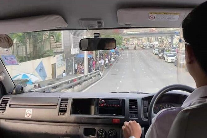Bangkok Airport Arrival Private Transfer incl. tollway - Why the van may not be waiting at the curb
