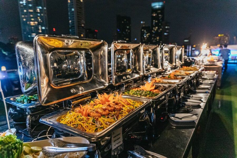 Bangkok: Alangka Luxury Buffet Dinner Cruise With Live Music - Who will enjoy the Alangka cruise most?