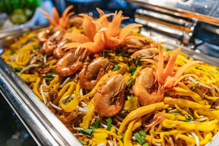 Bangkok: Alangka Luxury Buffet Dinner Cruise With Live Music - The rainy-season route warning matters