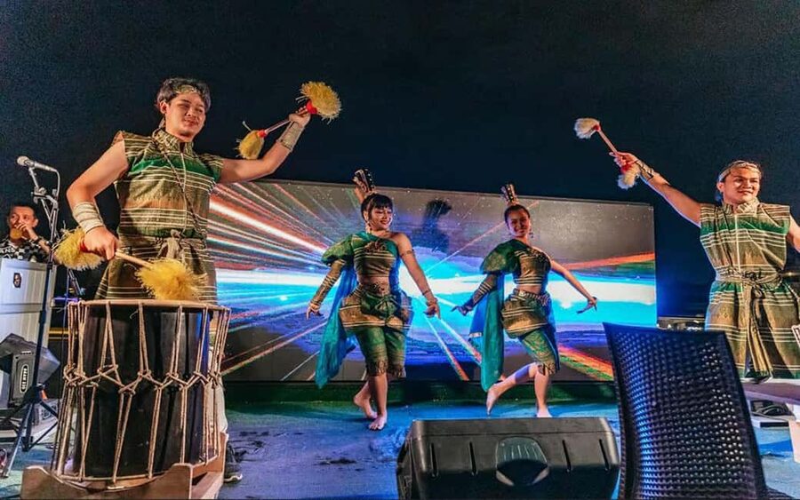 Bangkok: Alangka Luxury Cruise with Buffet and Live Music - Why the Chao Phraya works so well at night