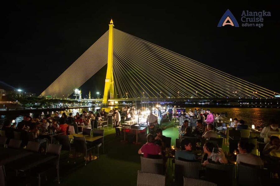 Bangkok: Alangka Luxury Cruise with Buffet and Live Music - Seating and the importance of the open deck