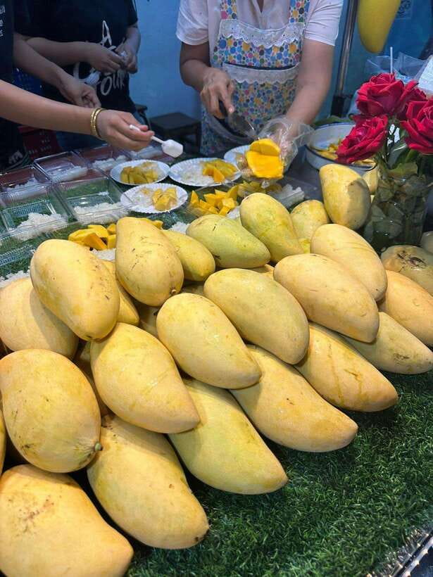 Bangkok Authentic Tasting Thai-Chinatown Walking Food Tour - Dessert, extra bites, and a very full finish