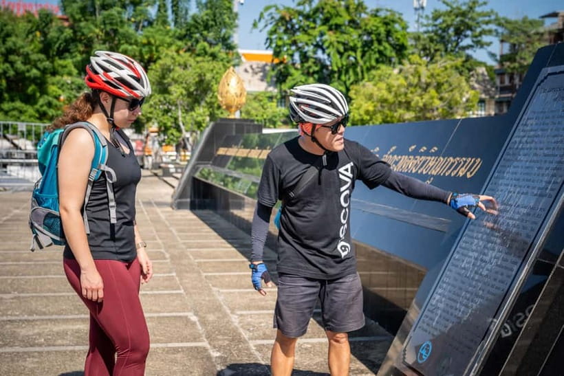 Bangkok: Backstreets and Historic Temples Bike Tour - Key points at a glance