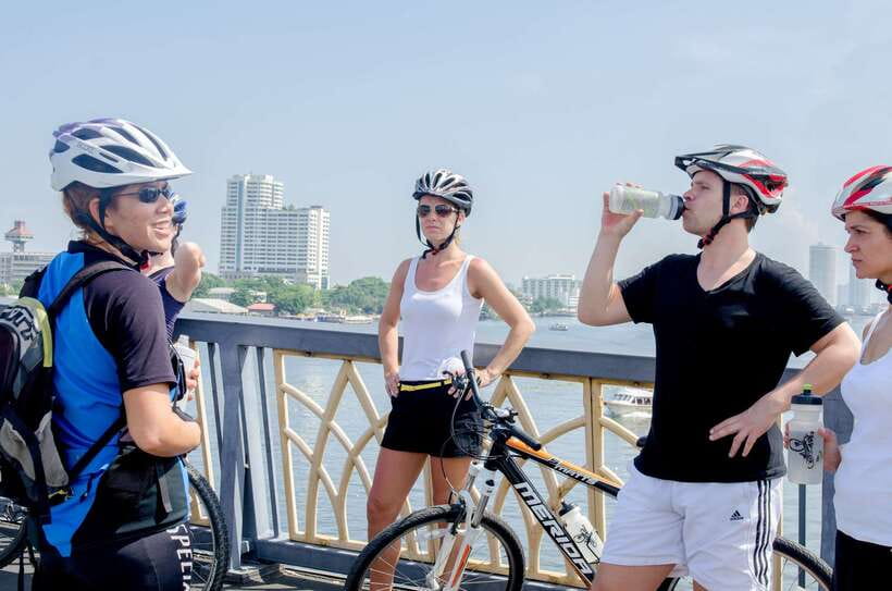 Bangkok: Backstreets and Historic Temples Bike Tour - Returning by local ferry