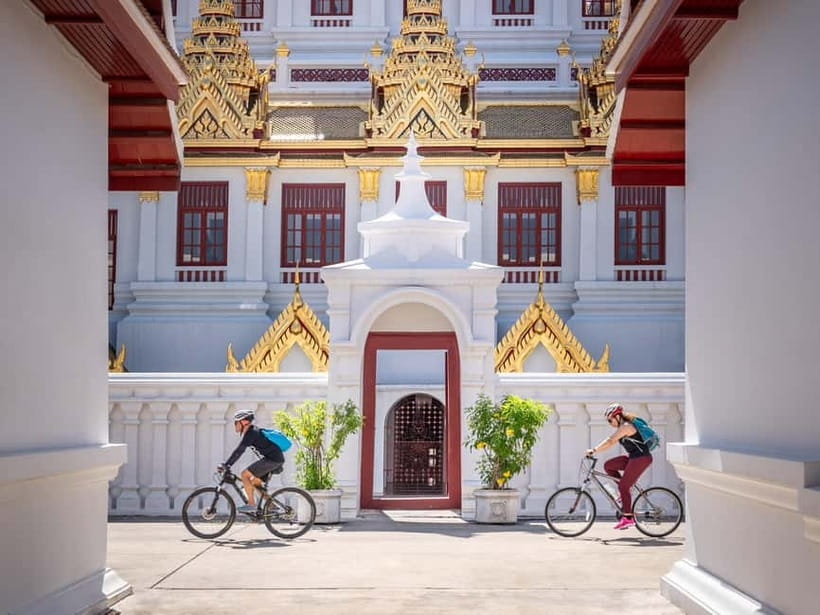 Bangkok: Backstreets and Historic Temples Bike Tour - Meeting near MRT Sam Yot at 8:30 am