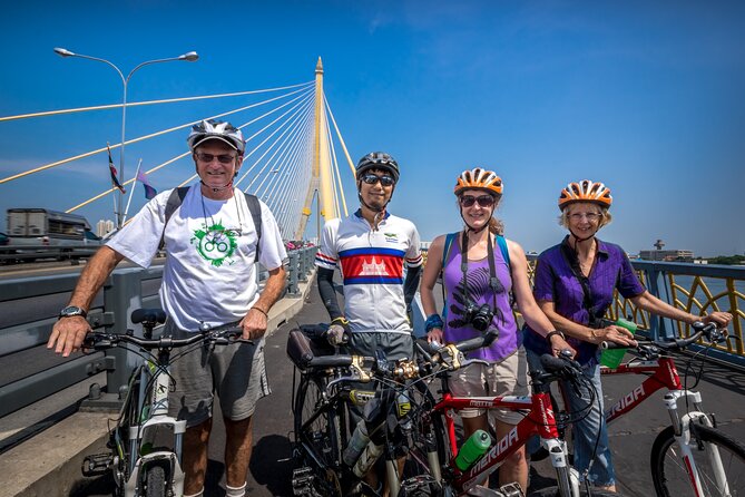 Bangkok: Backstreets and Temple Historic Bike Tour - Phra Athit Road and the first narrow lanes