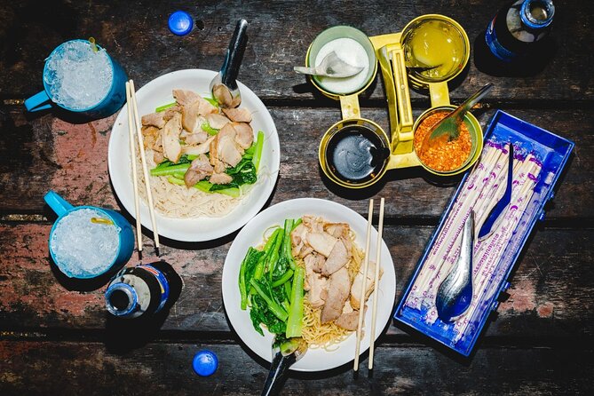 Bangkok Backstreets Food Tour with 15+ Tastings - The final hour and returning to Yaowarat Road