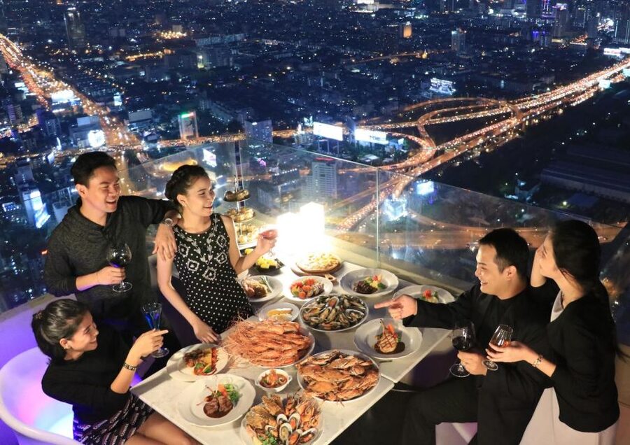 Bangkok: Baiyoke Tower Balcony Buffet & Observation Deck - What you will find at the buffet